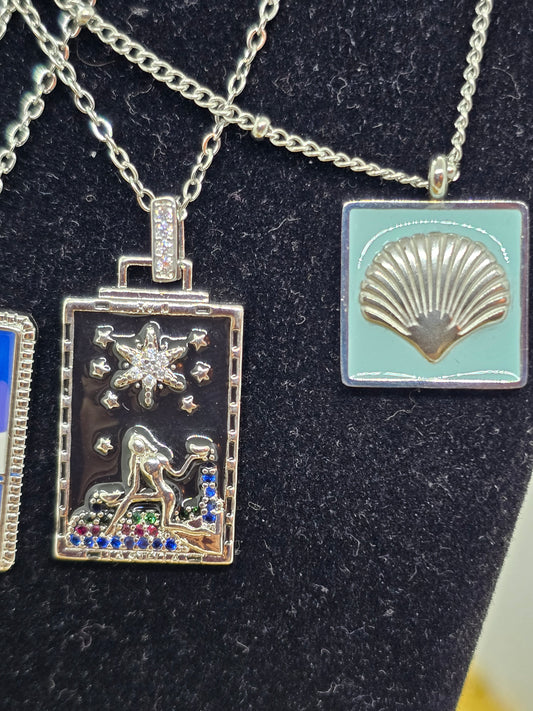 Tarot Halskette 18K vergoldet Anhänger The Sun Detailansicht - Beautyway073 Düsseldorf
