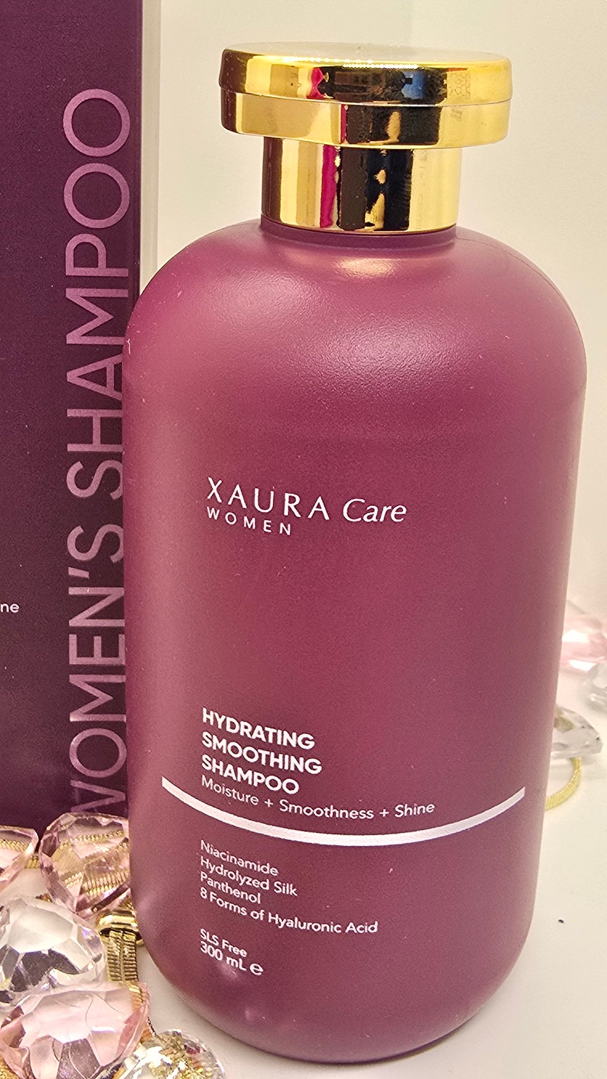 Sulfatfreies Feuchtigkeits-Shampoo für Frauen von Xaura Care WOMEN – Flasche Nahaufnahme
