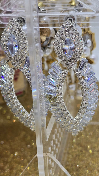 Tropfenohrringe mit Zirkonia-Steinen – Hochzeitsschmuck - Beautyway073 Düsseldorf Germany