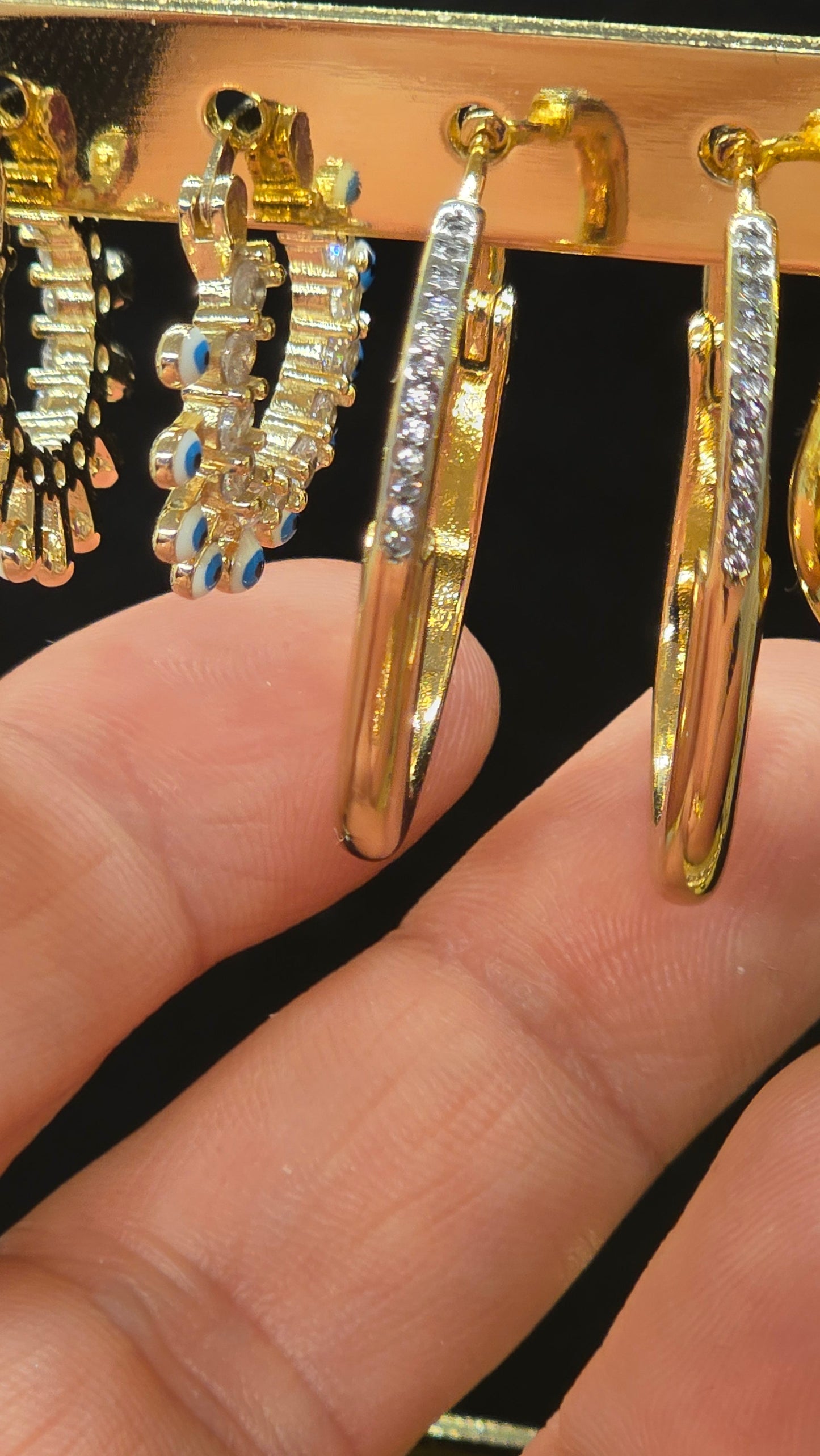 Gold Hoop Earrings with Zirconia Stones – Elegant Teardrop Shape