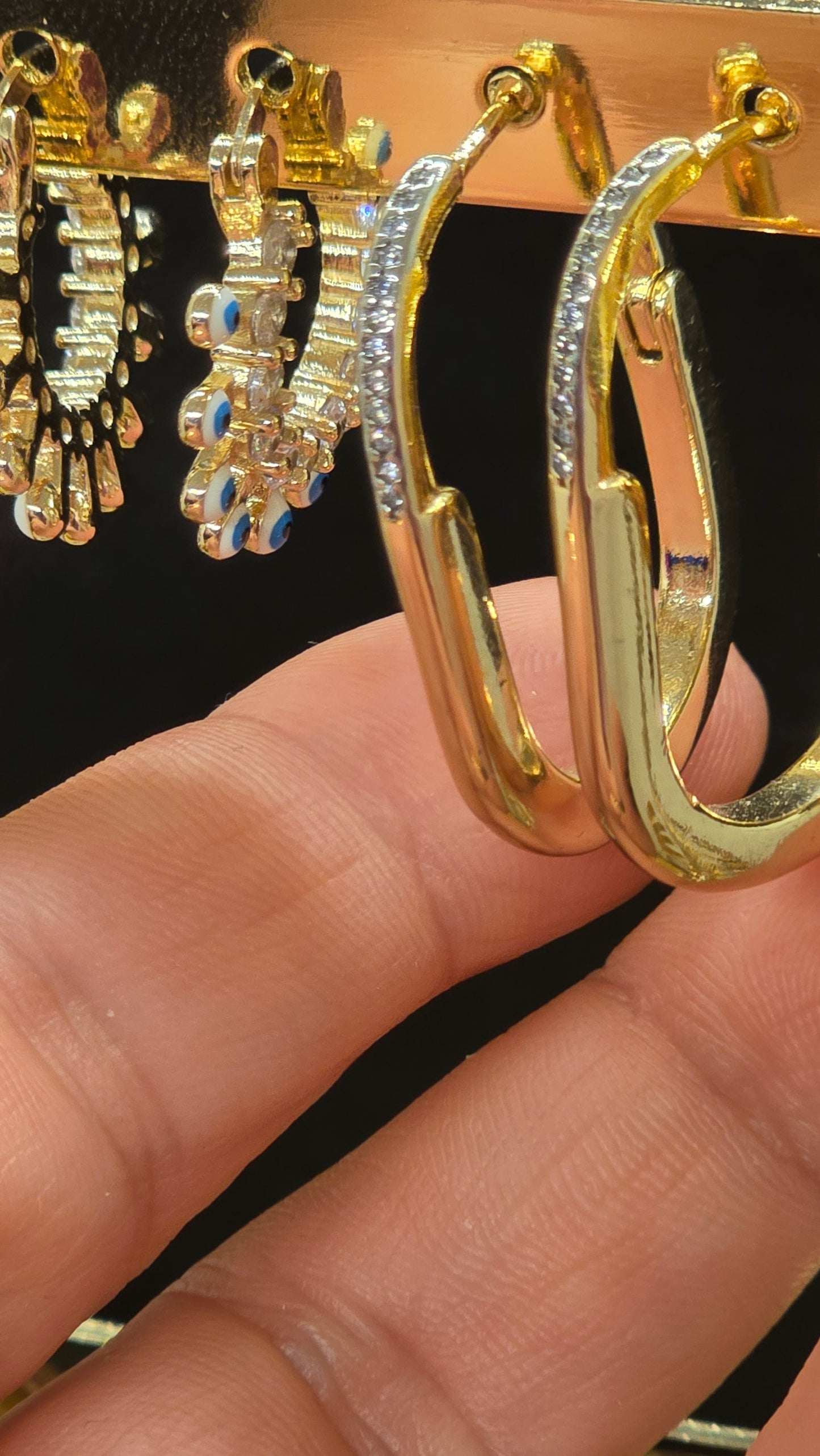 Gold Hoop Earrings with Zirconia Stones – Elegant Teardrop Shape