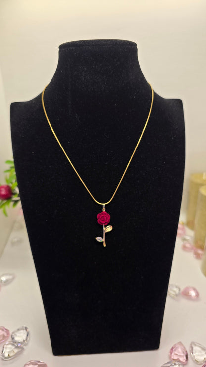 Rote Rose Halskette 18K vergoldet mit Samtrose – Ansicht 10