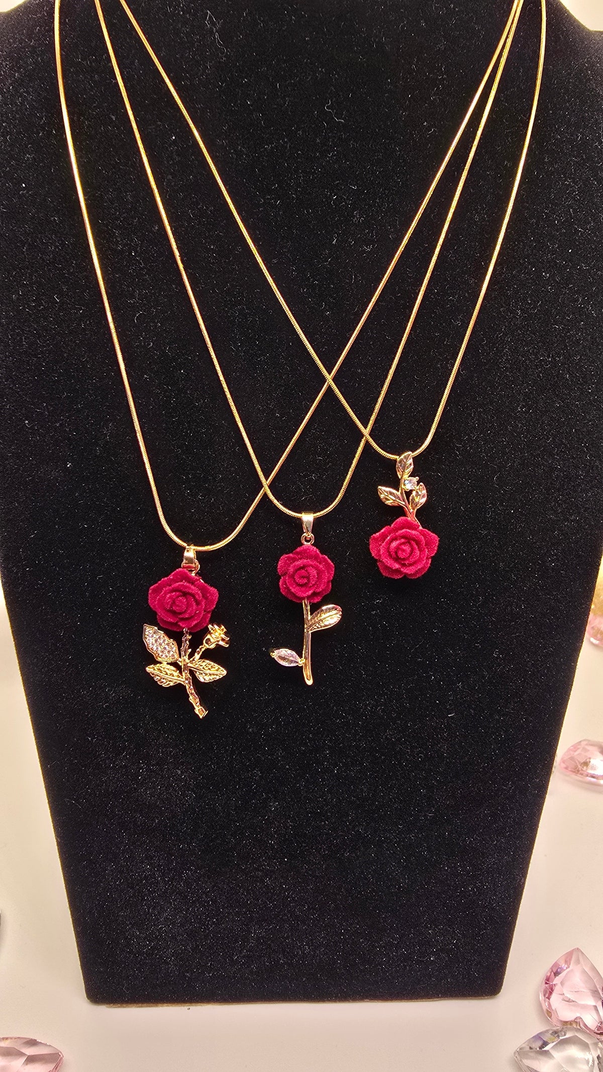 Rote Rose Halskette 18K vergoldet mit Samtrose – Ansicht 8