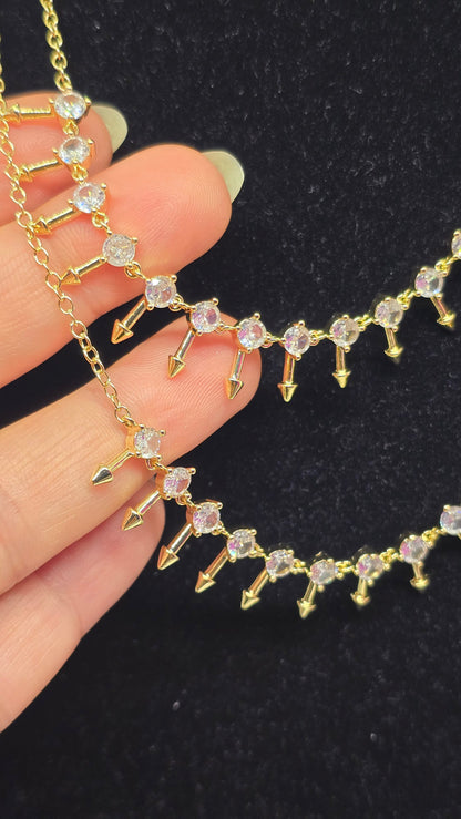 Pfeil Halskette 18K vergoldet mit Zirkonia – Ansicht 8