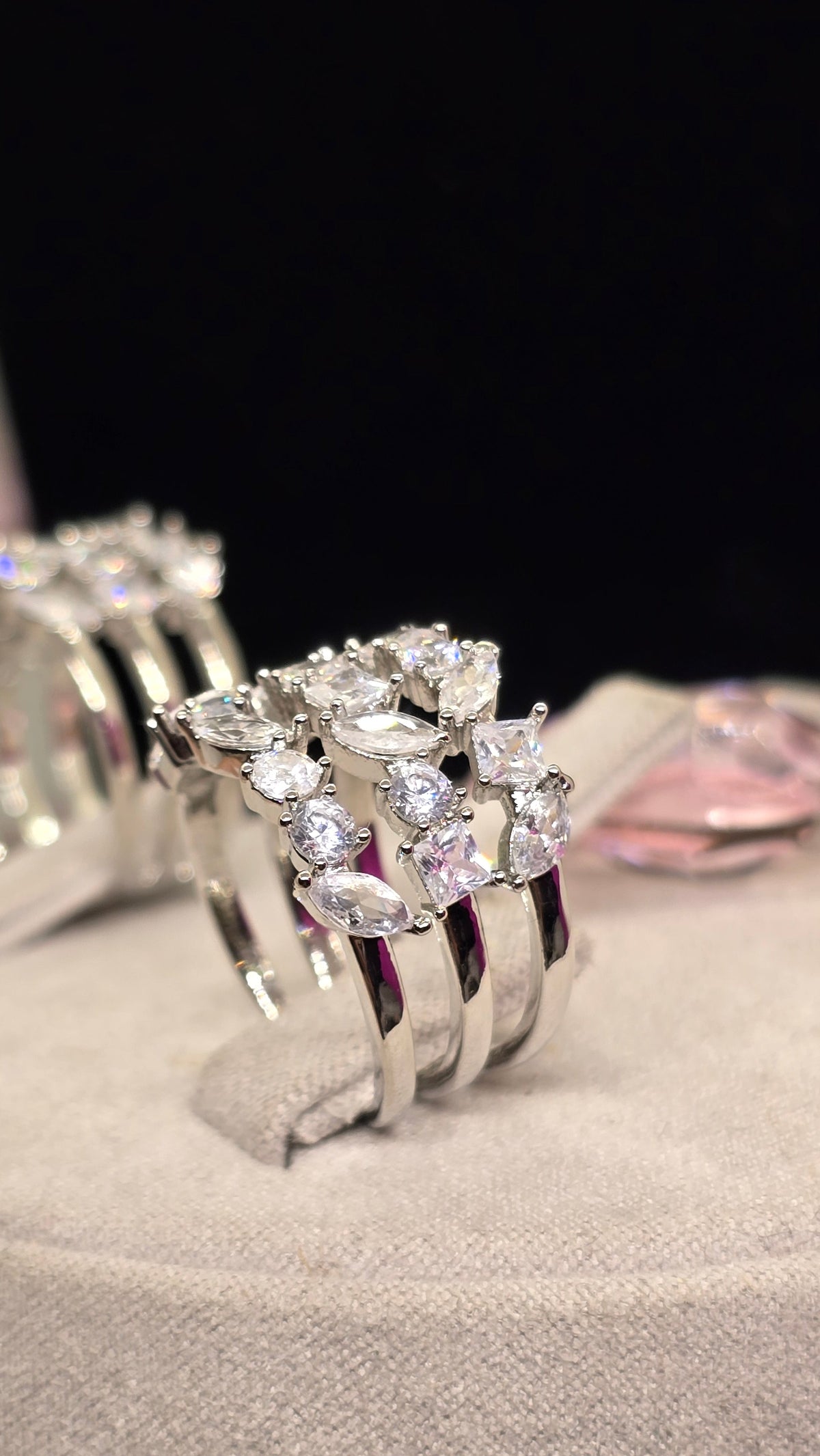 Breiter Zirkonia Ring rhodiniert – Farbe Silber