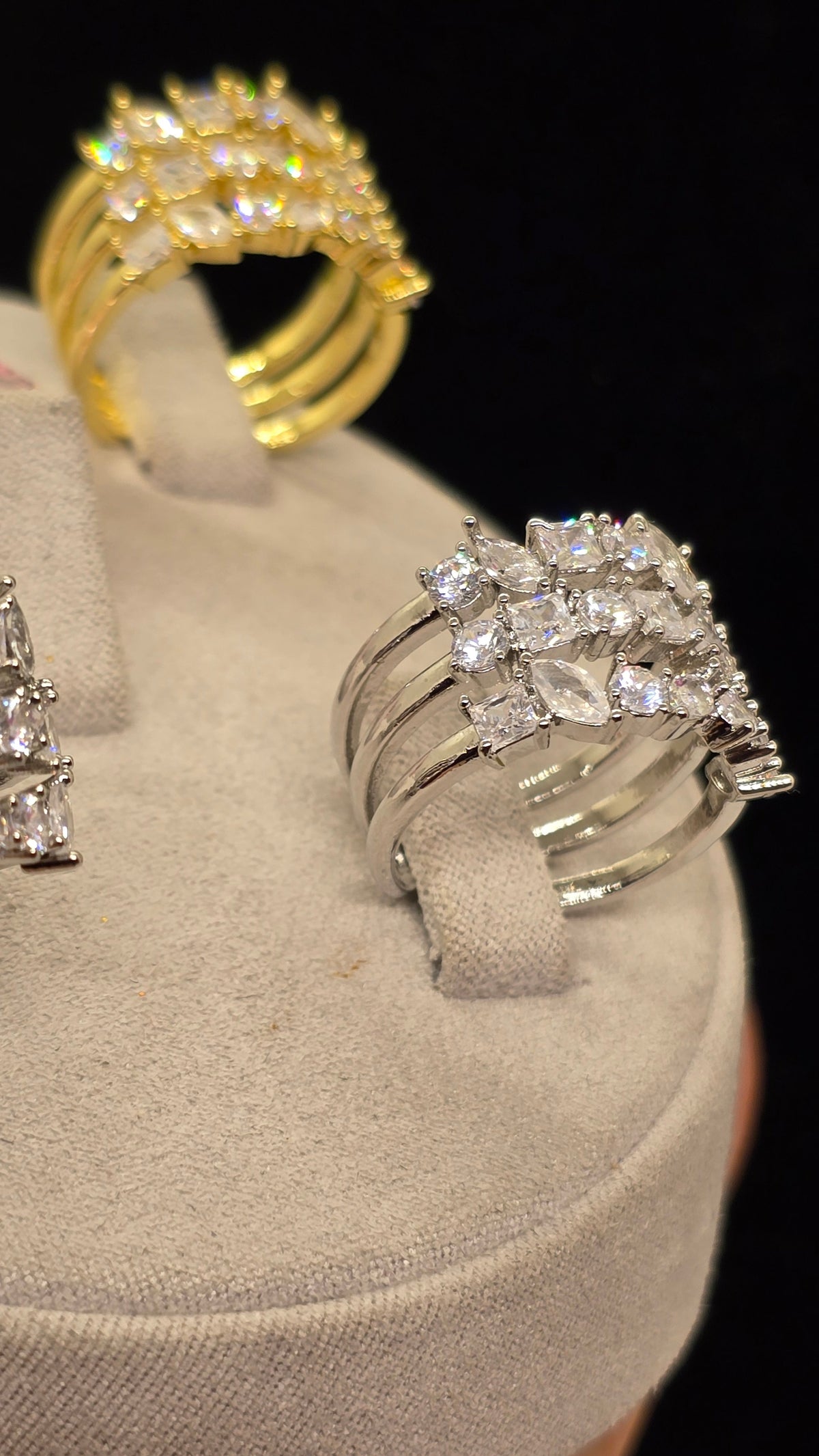Breiter Zirkonia Ring in Gold und Silber – Ansicht 5