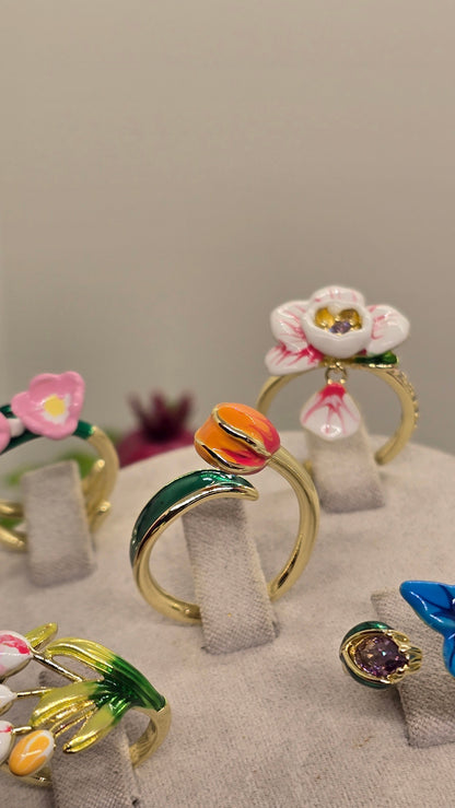 Emaille Blumenring 18K vergoldet – Design Frühlingsknospen