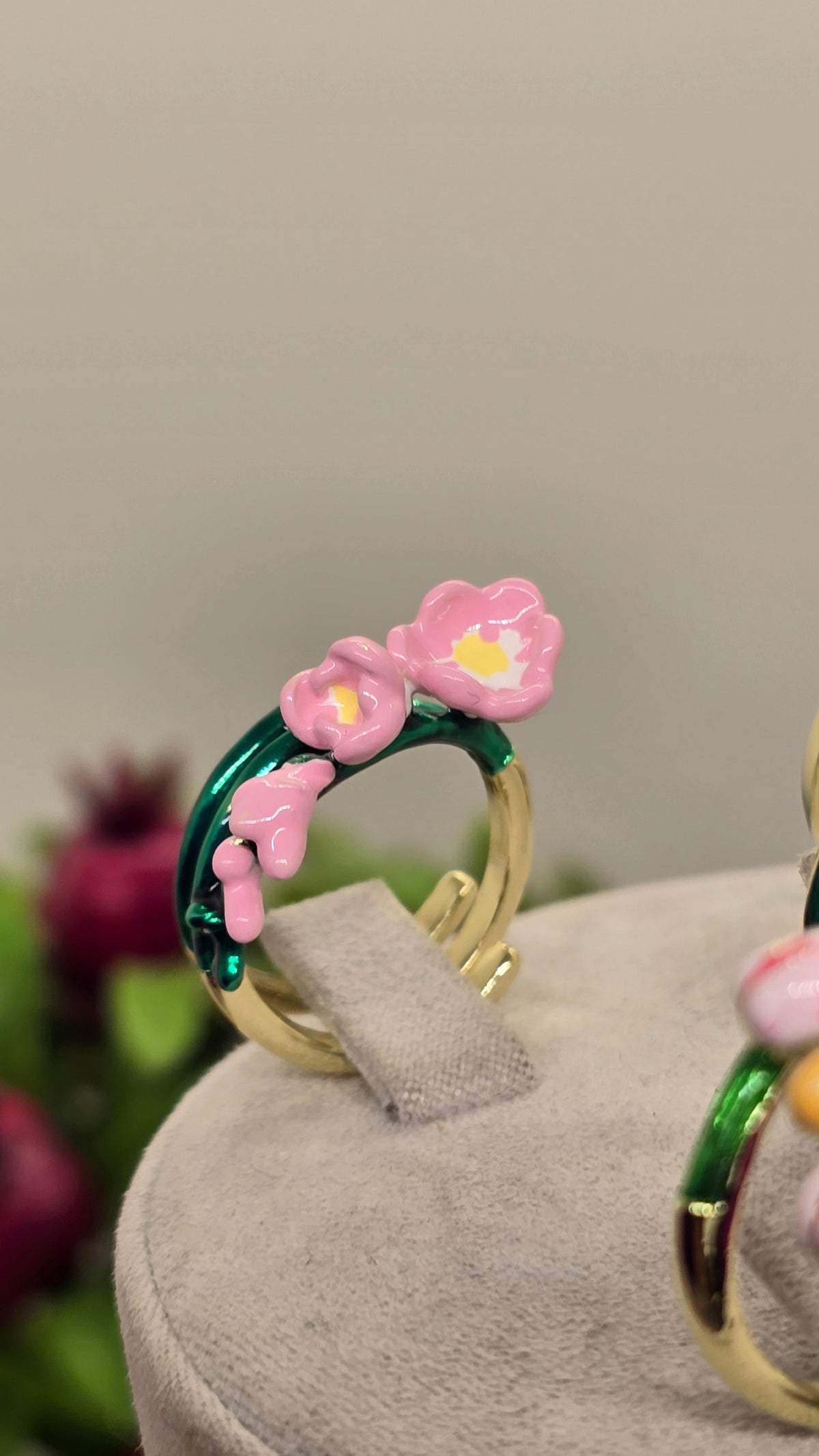 Emaille Blumenring 18K vergoldet – Design Kirschblütenzweig
