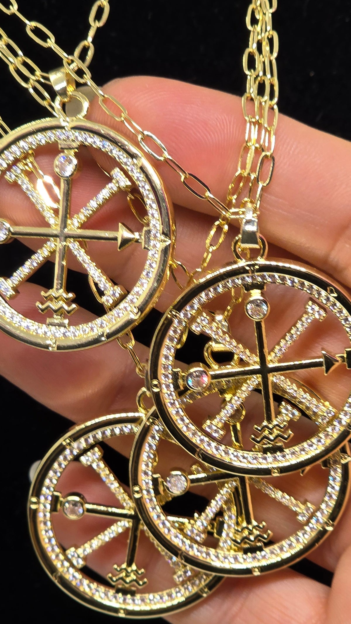 Kompass Medaillon Halskette 18K vergoldet mit Zirkonia – Ansicht 3