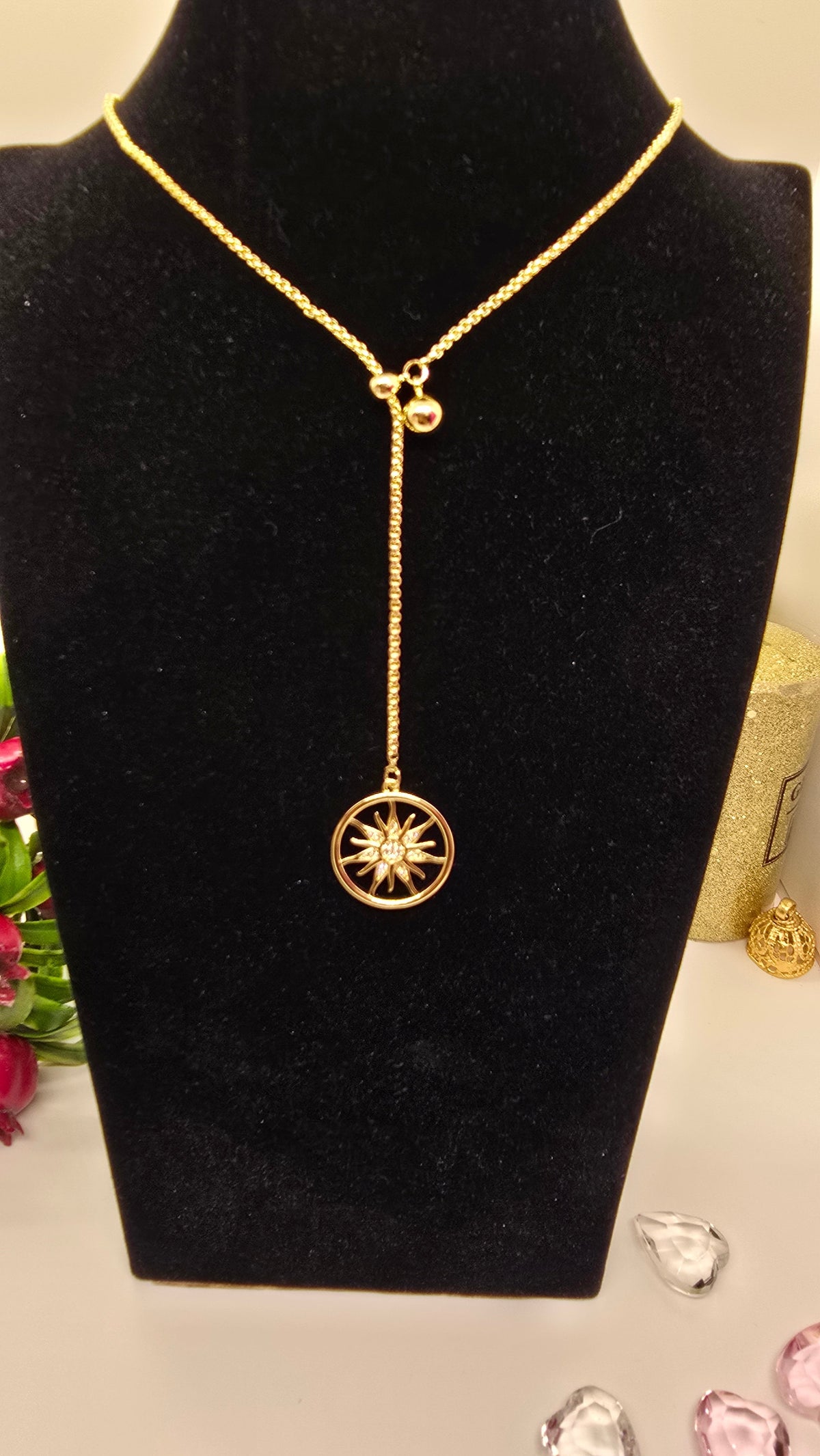 Lariat Halskette vergoldet mit Zirkonia-Anhänger – Design Sonnenkreis