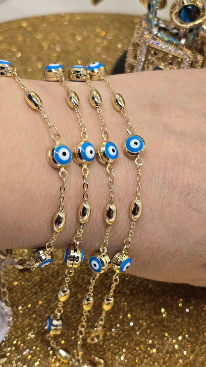 Gold Evil Eye Armband 20+5 cm verstellbar am Handgelenk getragen