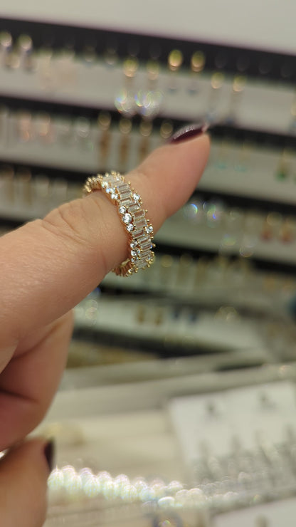 Video: Verstellbarer Baguette Zirkonia Ring Gold – Nahaufnahme am Finger