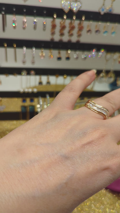 Video: Rosegold Ring mit Zirkonia verstellbar am Finger getragen