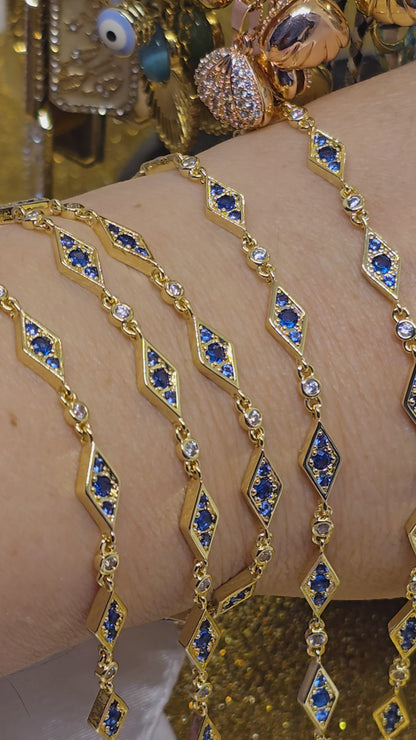 Video: Evil Eye Armbänder 18K vergoldet mit blauen Rauten-Gliedern am Handgelenk