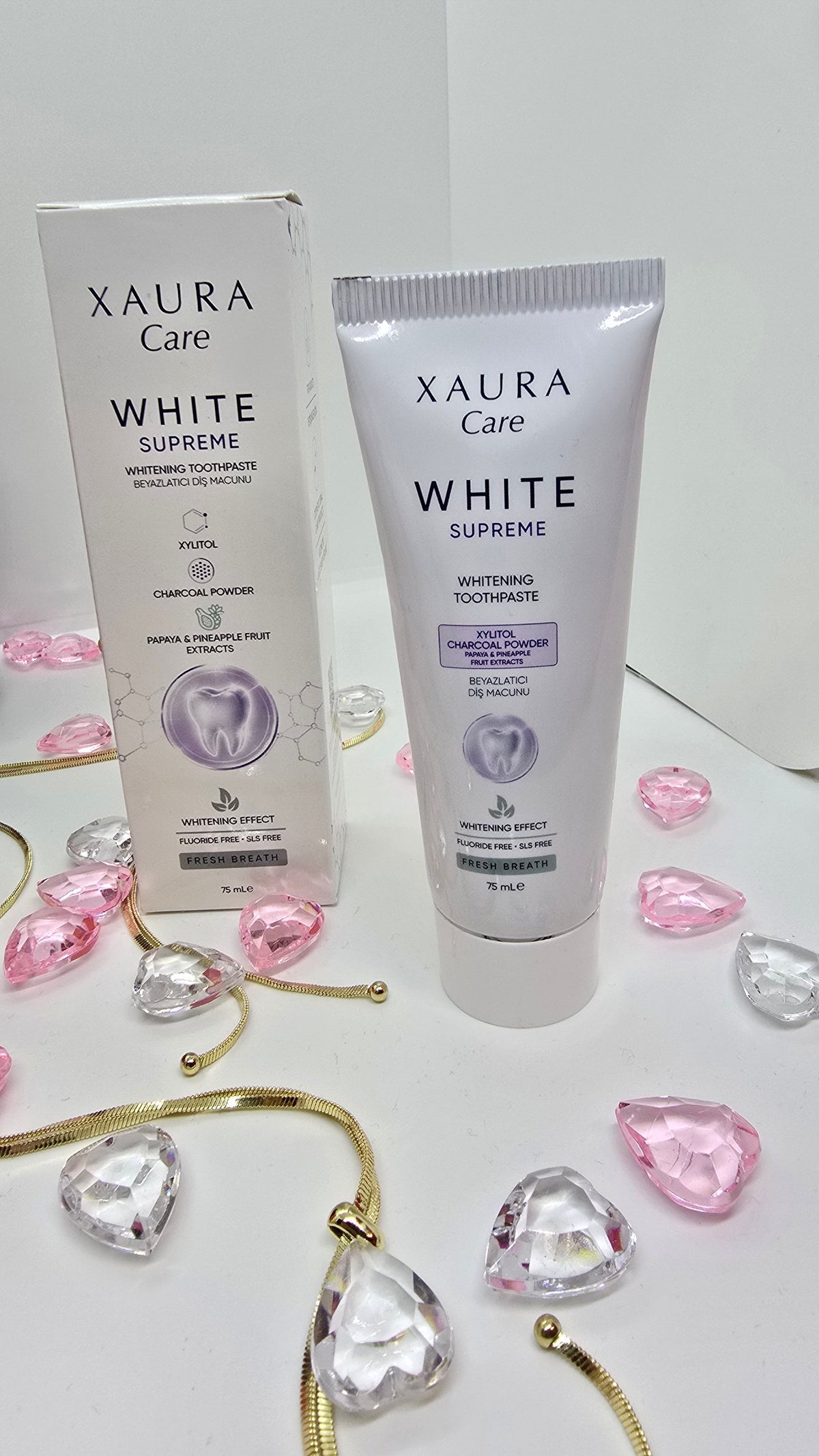 Xaura Care White Supreme aufhellende Zahnpasta mit Xylitol, Aktivkohle, Papaya & Ananas